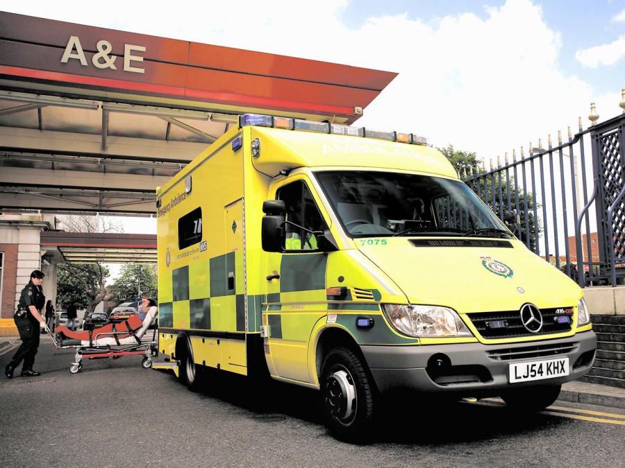 Mercedes-Benz Sprinter Ambulance (UK) '2000